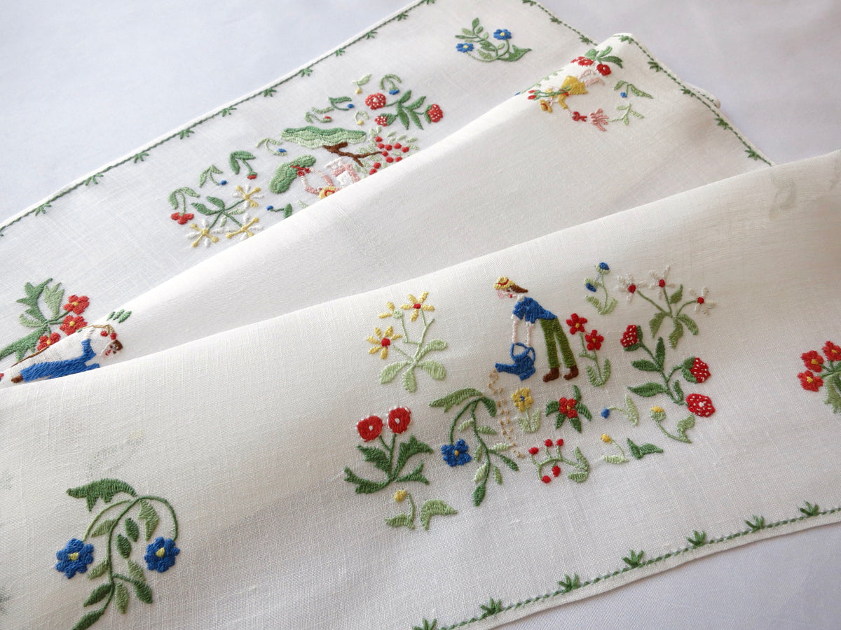 Gardener's Delight Italian Embroidery Linen Table Runner Baroness Rapisardi