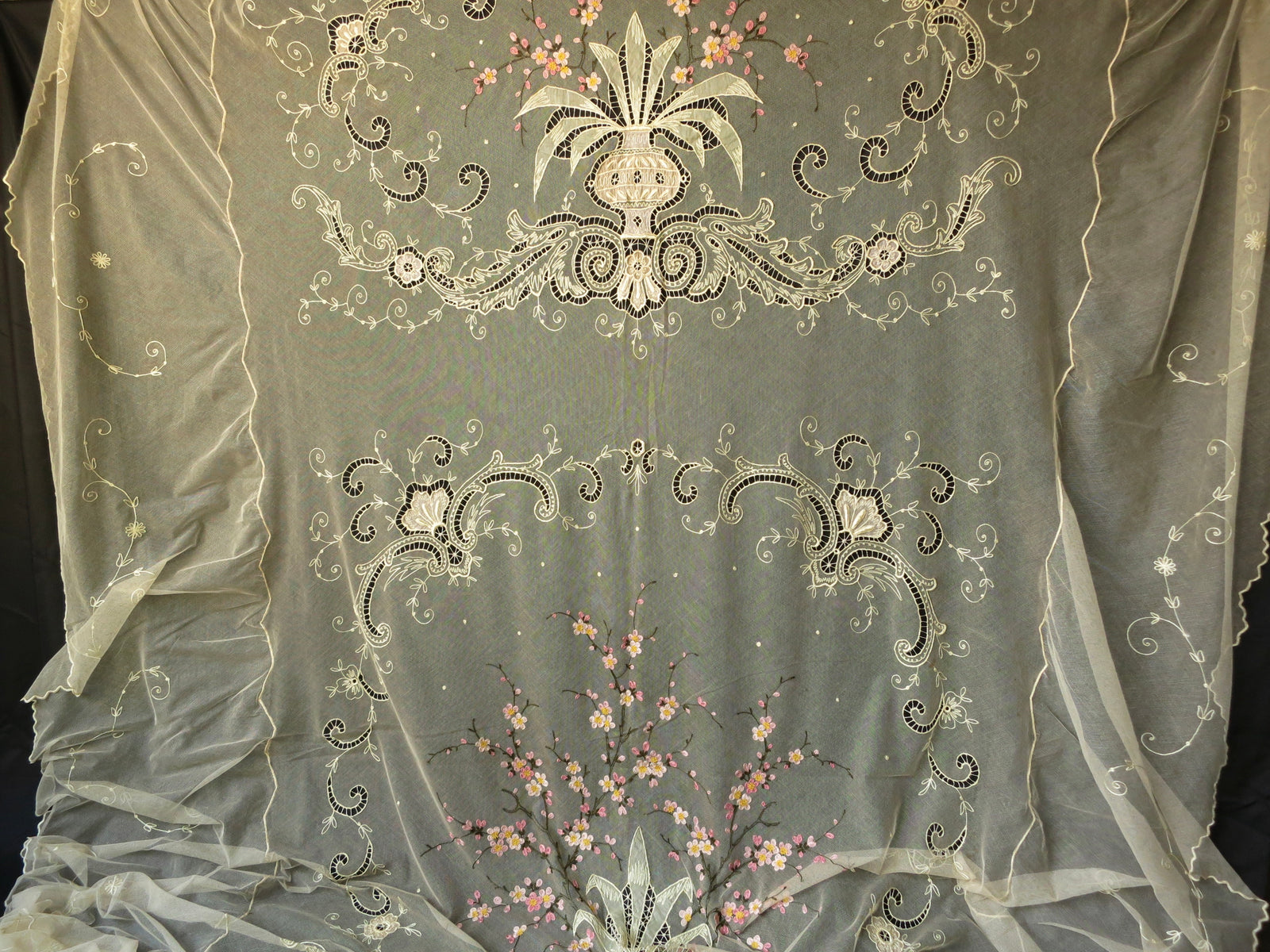 Cherry Blossoms Antique c1930 Tambour Lace Coverlet Full Size