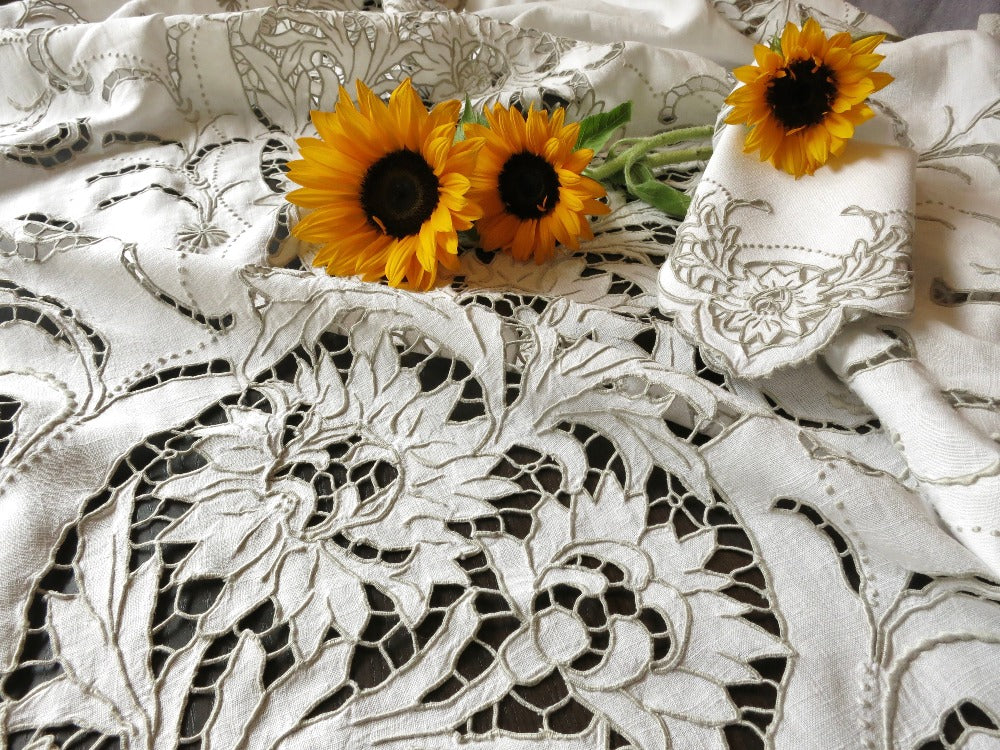 Sunflowers Vintage Madeira Embroidered Tablecloth &amp; 12 Napkins 62x120&quot;