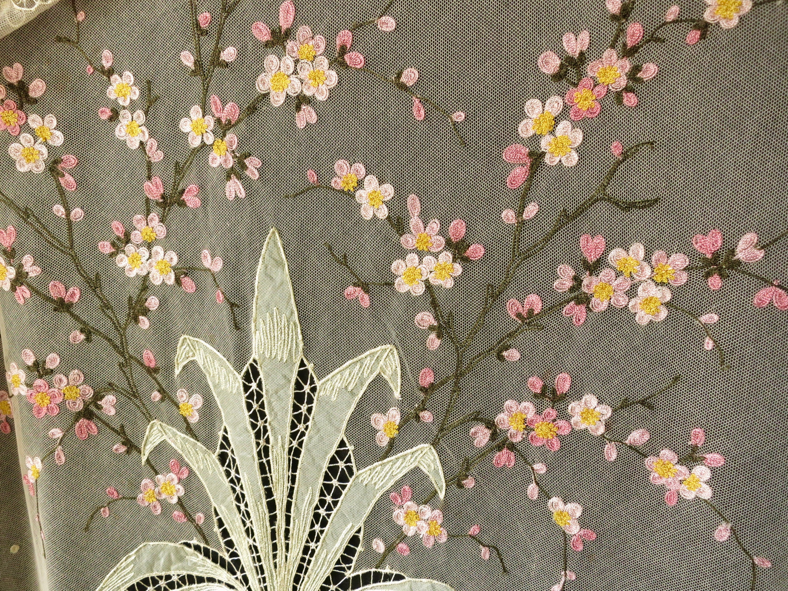 Cherry Blossoms Antique c1930 Tambour Lace Coverlet Full Size