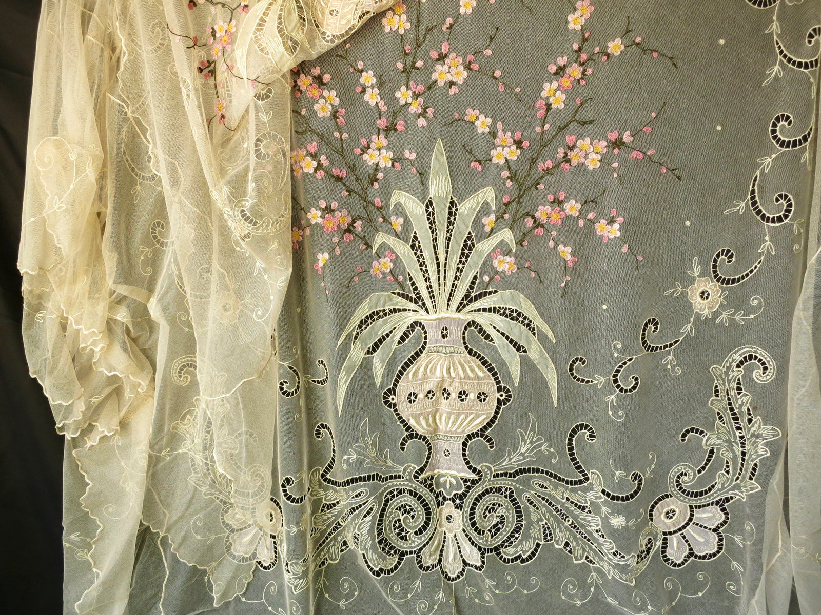 Cherry Blossoms Antique c1930 Tambour Lace Coverlet Full Size