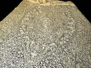 Graceful Cherubs Antique Italian Bobbin Lace Tablecloth 66 x102"
