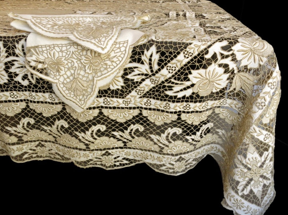 Ultra Lavish Vintage Madeira Embroidered Tablecloth 66x78&quot; w 12 Napkins