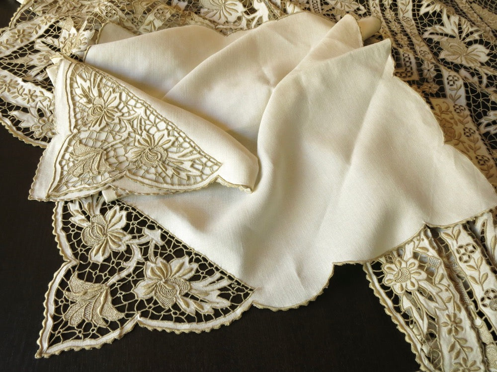 Ultra Lavish Vintage Madeira Embroidered Tablecloth 66x78&quot; w 12 Napkins