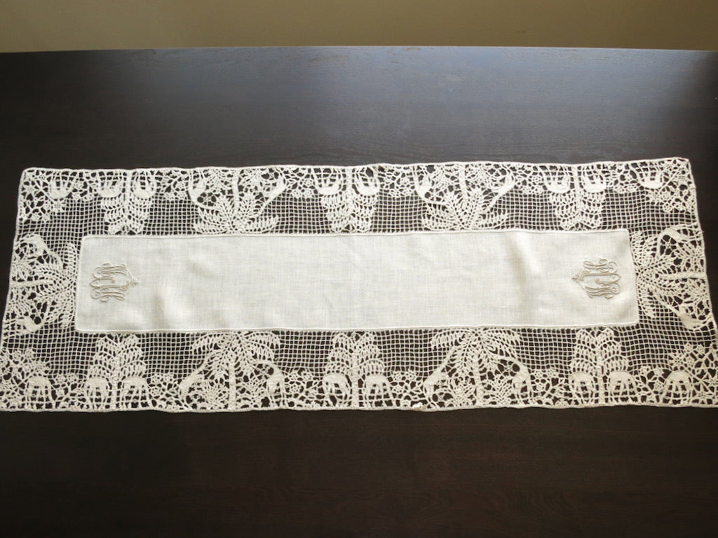 Giraffes in Handmade Lace Antique Table Runner 15x43"