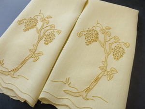 Grapes on the Vine Vintage Madeira Linen Guest Towels ~ Set of 2