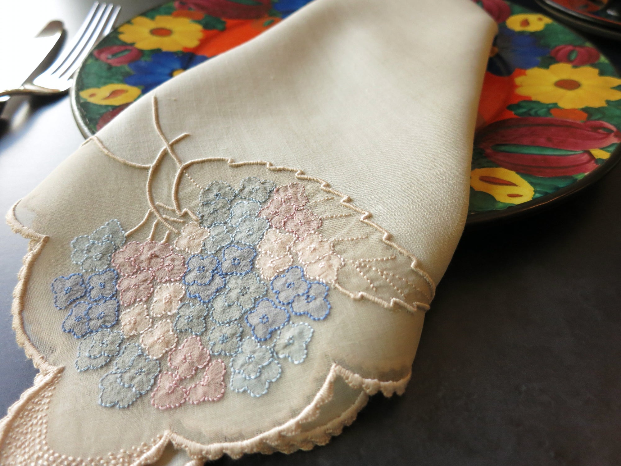 "Hydrangea" Vintage Marghab Linen Napkins ~ Set of 8