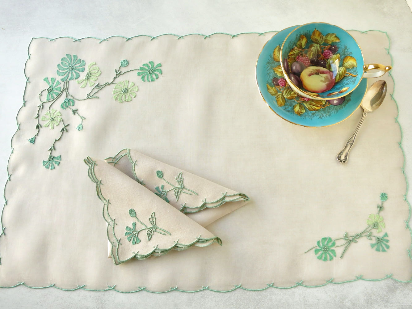 "Cornflower" in Green Vintage Marghab 3pc Breakfast Set w/ Linen Napkins