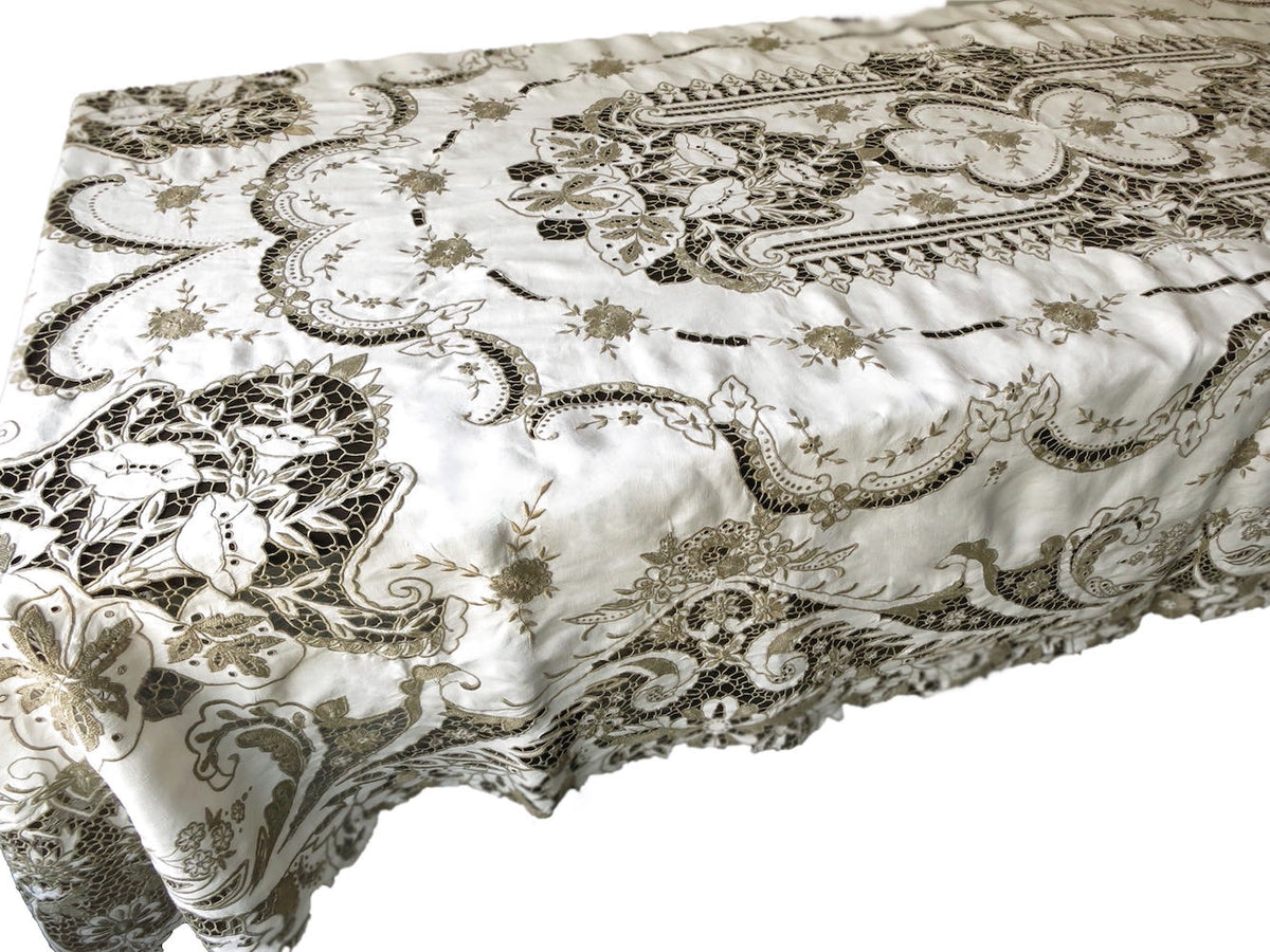 Vintage Madeira Dense Embroidery &amp; Cutwork Tablecloth 64 x 106&quot;