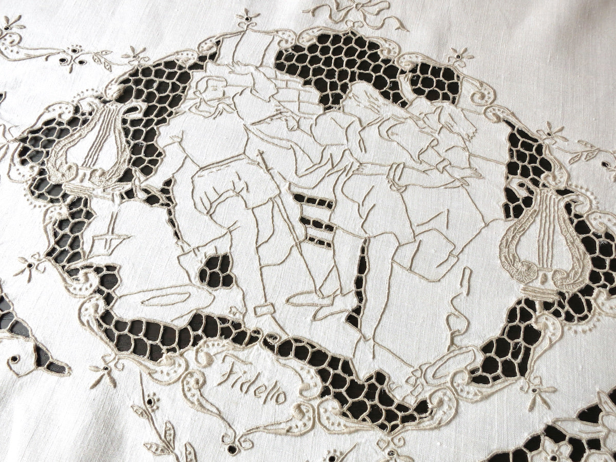 Night at the Opera Vintage Madeira Tablecloth &amp; 12 Napkins 68 x114&quot;