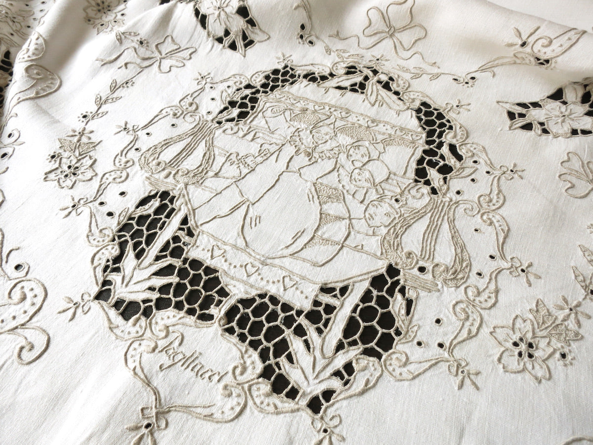 Night at the Opera Vintage Madeira Tablecloth &amp; 12 Napkins 68 x114&quot;