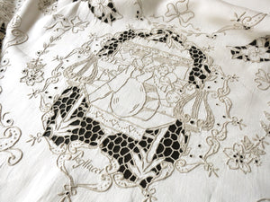 Night at the Opera Vintage Madeira Tablecloth & 12 Napkins 68 x114"