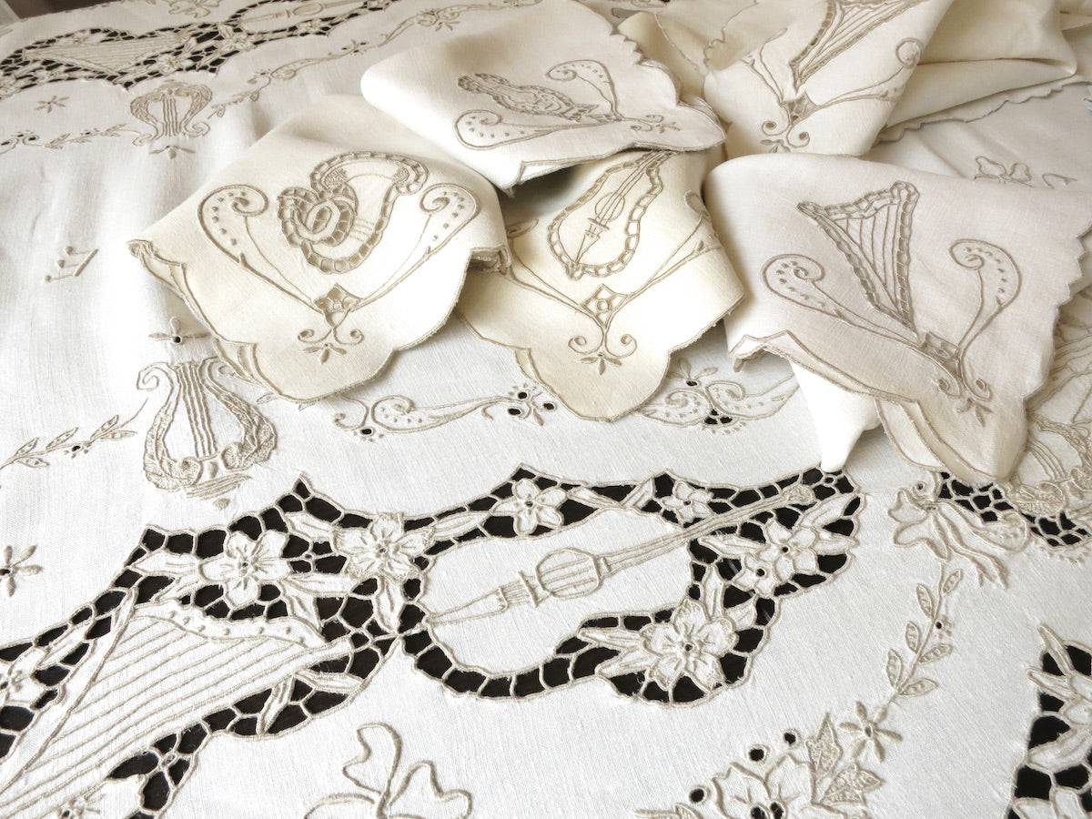 Night at the Opera Vintage Madeira Tablecloth &amp; 12 Napkins 68 x114&quot;