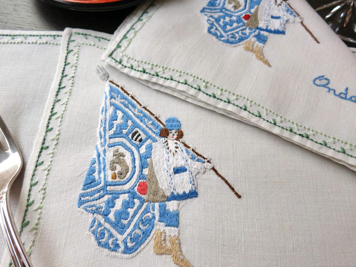 Palio di Siena Flag Bearers Vintage Italian 16pc Placemat Set for 8