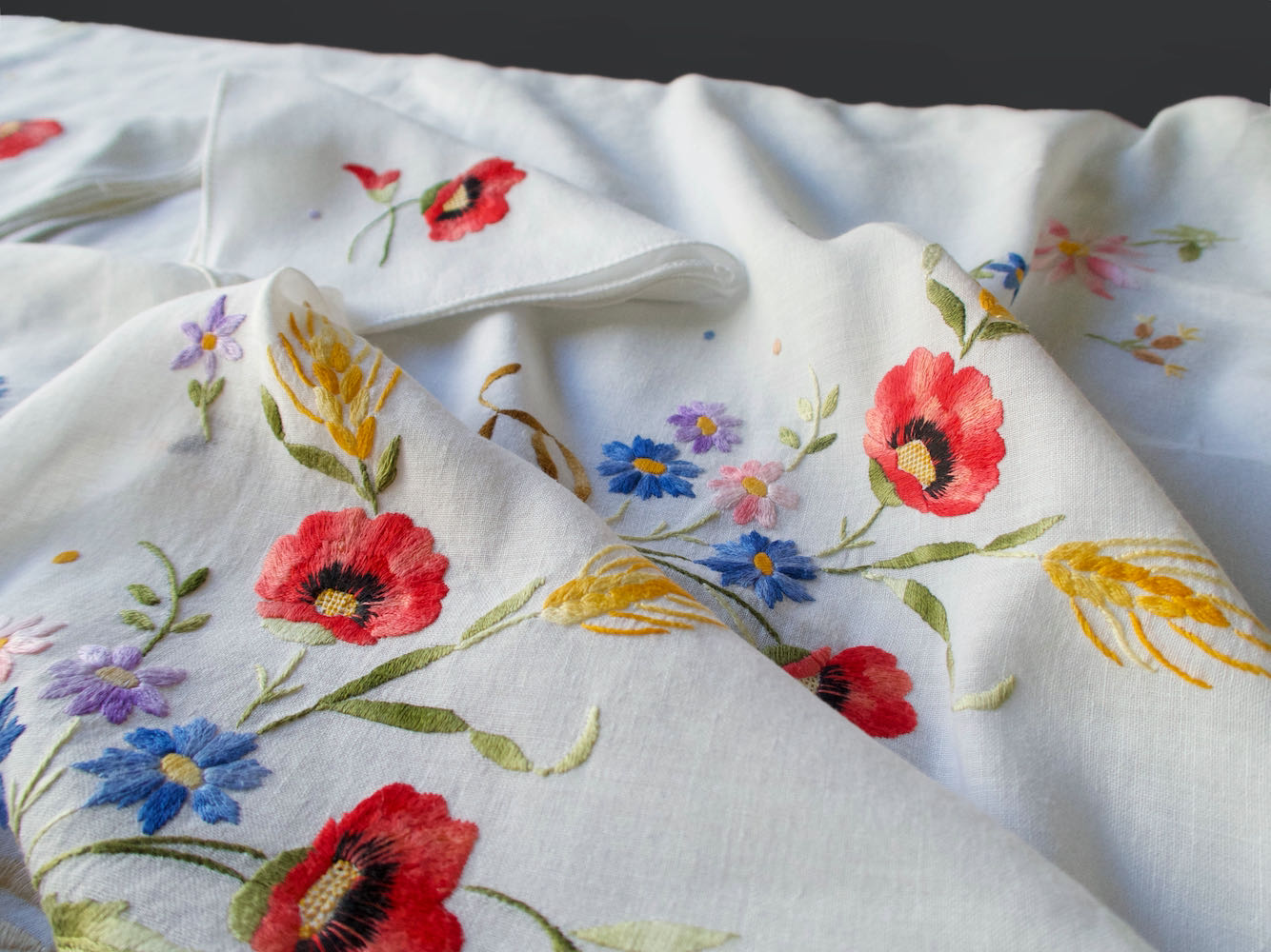 Poppies Wheat Vintage Italian Linen Tablecloth 66x112, & 12 Napkins