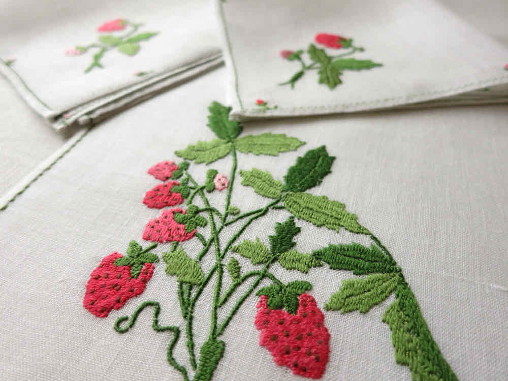 Strawberries Vintage Rapisardi Italian Linen 3pc Breakfast Set