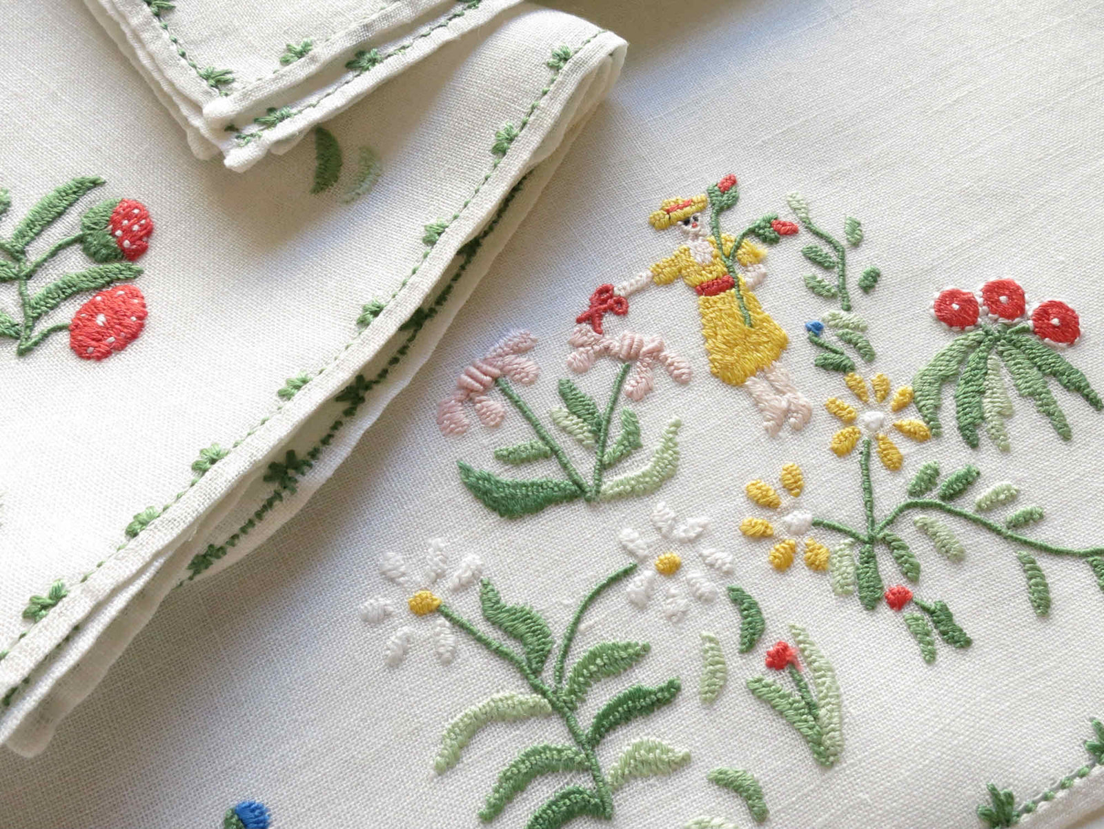 Gardening Vintage Rapisardi Italian Linen 3pc Breakfast Set