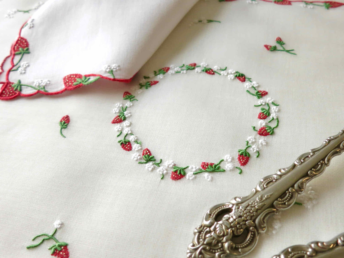 &quot;Strawberry&quot; Marghab Vintage Madeira Embroidered 16pc Placemat Set for 8
