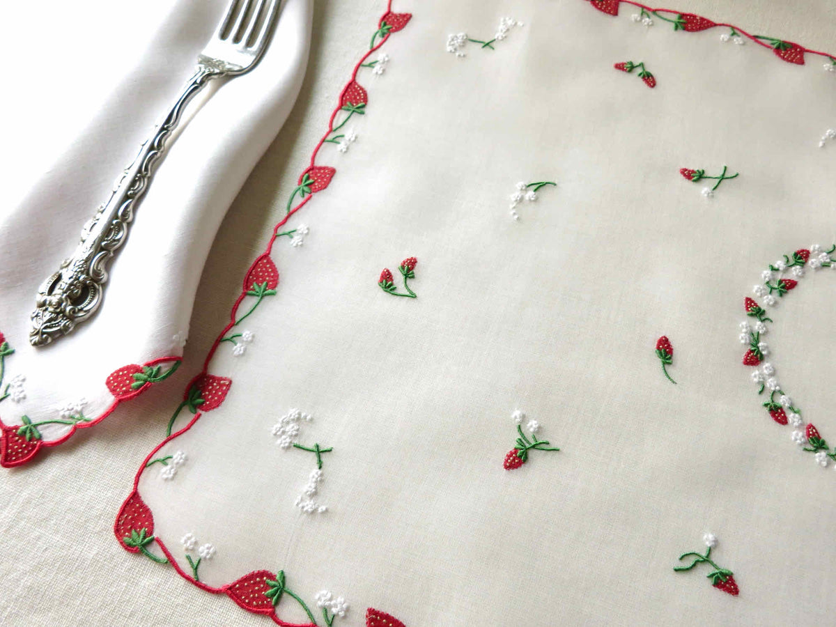 &quot;Strawberry&quot; Marghab Vintage Madeira Embroidered 16pc Placemat Set for 8
