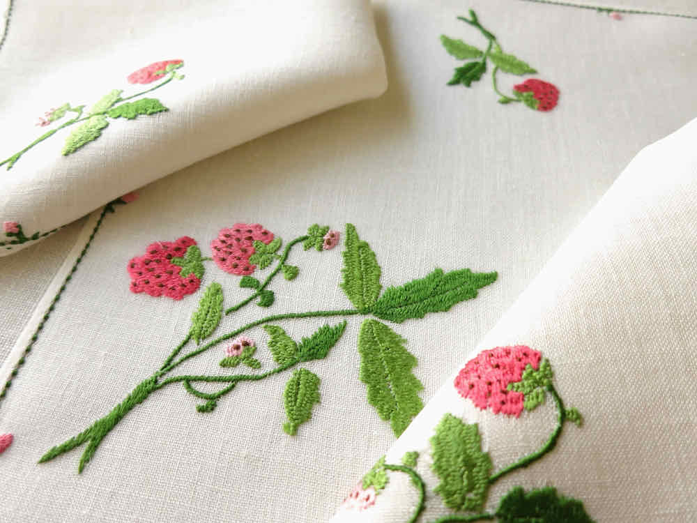 Luscious Strawberries Vintage Rapisardi Italian Linen 3pc Breakfast Set