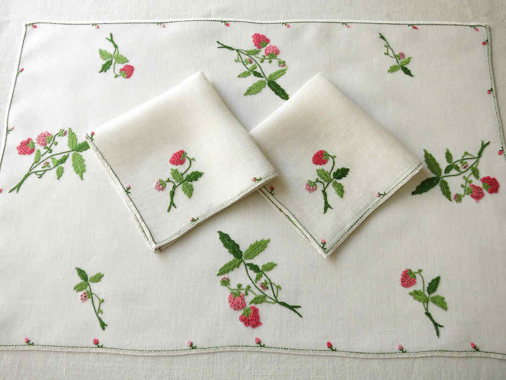 Luscious Strawberries Vintage Rapisardi Italian Linen 3pc Breakfast Set