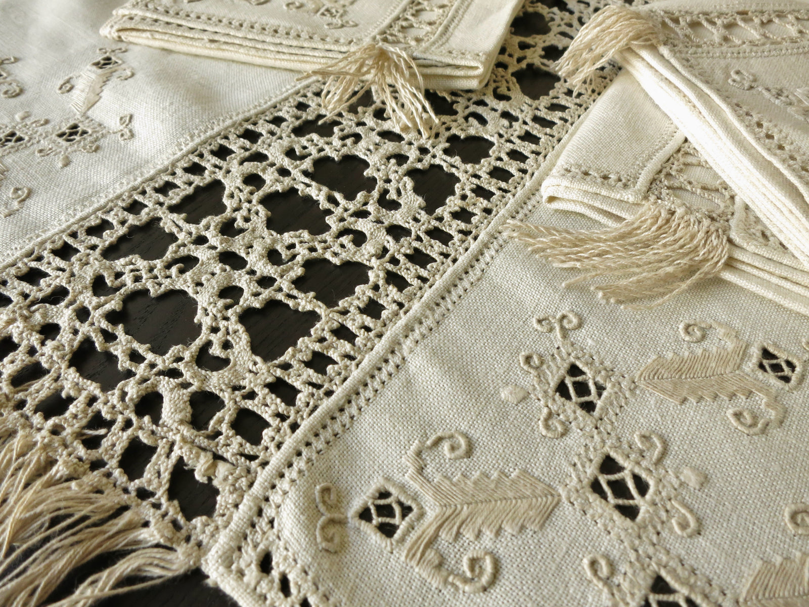 Fringed Antique Italian Linen & Lace Tablecloth 12 Napkins 70x120"