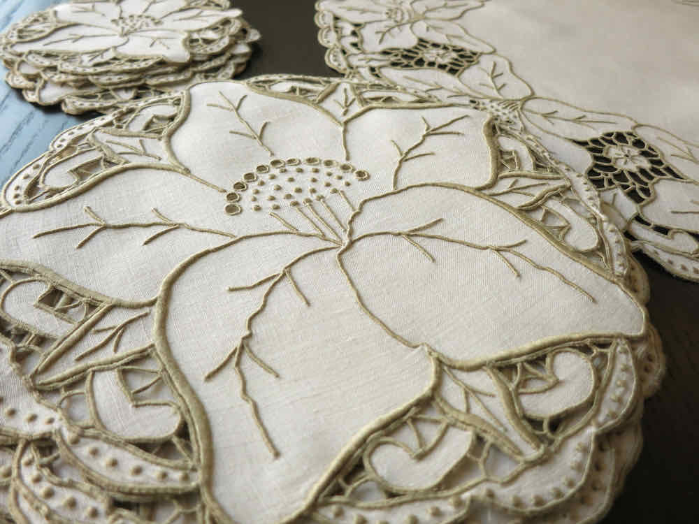 Vintage Madeira hibiscus placemat set, Irish linen with large hand embroidered hibiscus bloom and Richelieu cutwork border