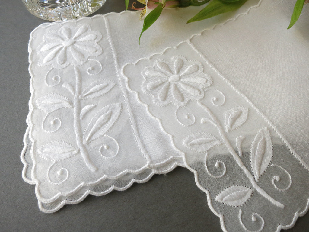 Daisies Vintage Madeira Embroidery Cocktail Napkins - Set of 6