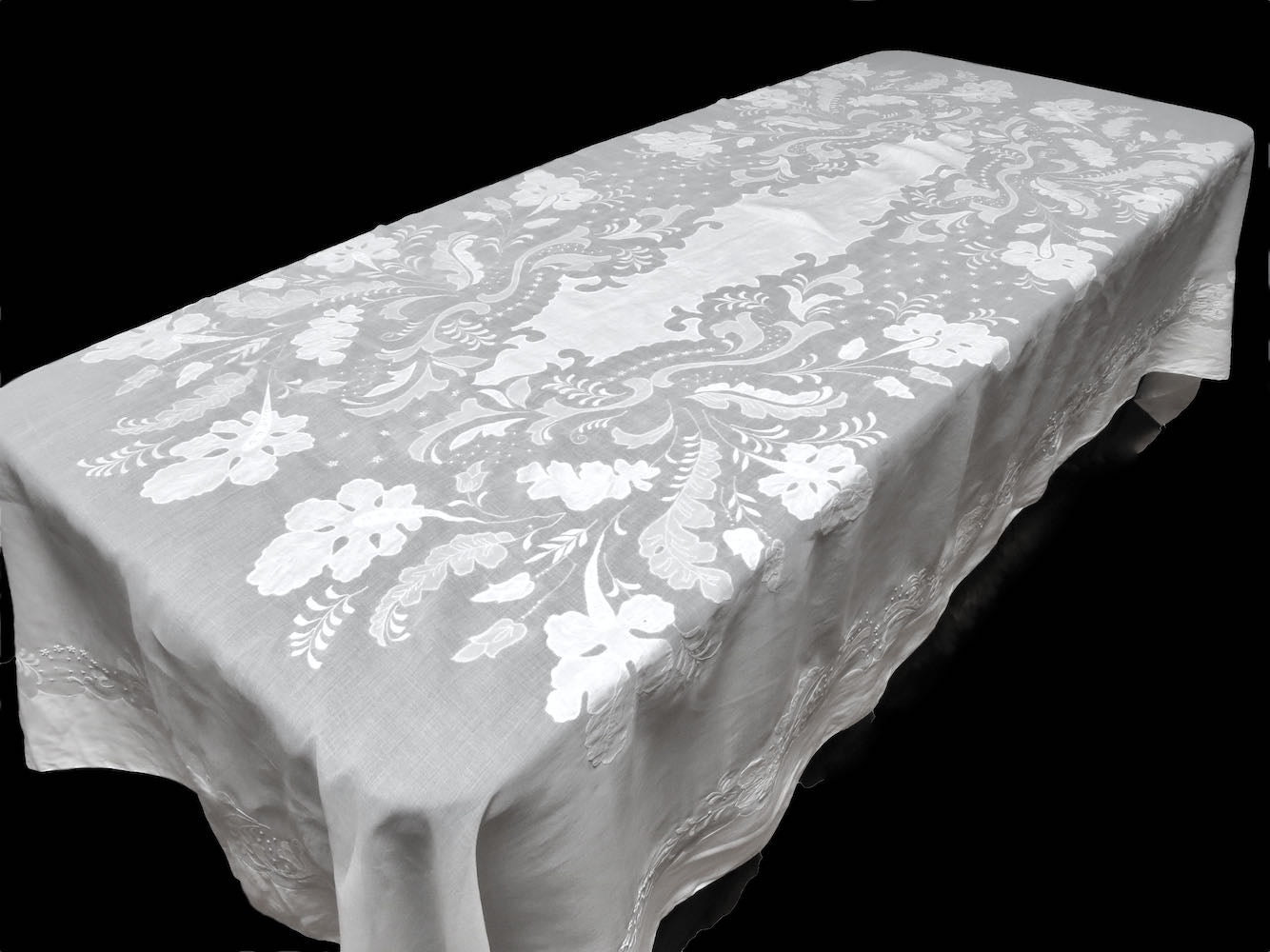 Ornate Flowers White Vintage Madeira Organdy Tablecloth 68x102