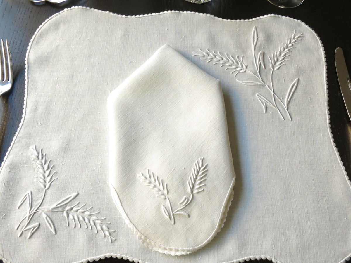 Wheat Vintage Madeira 17pc Placemat Set for 8