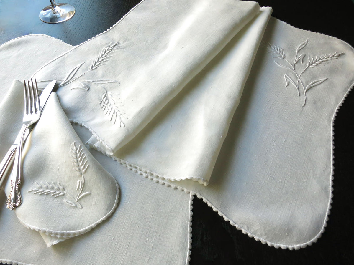 Wheat Vintage Madeira 17pc Placemat Set for 8